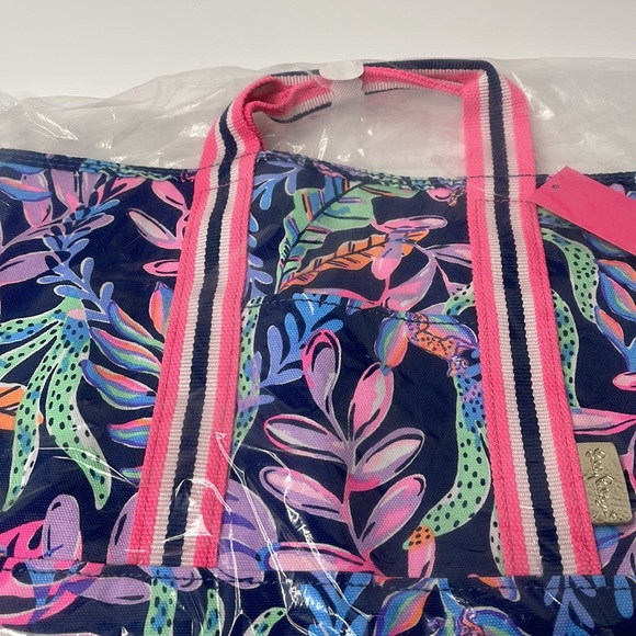 Lilly Pulitzer Mini Mercato tote in Oyster Bay Navy - Picture 6 of 8
